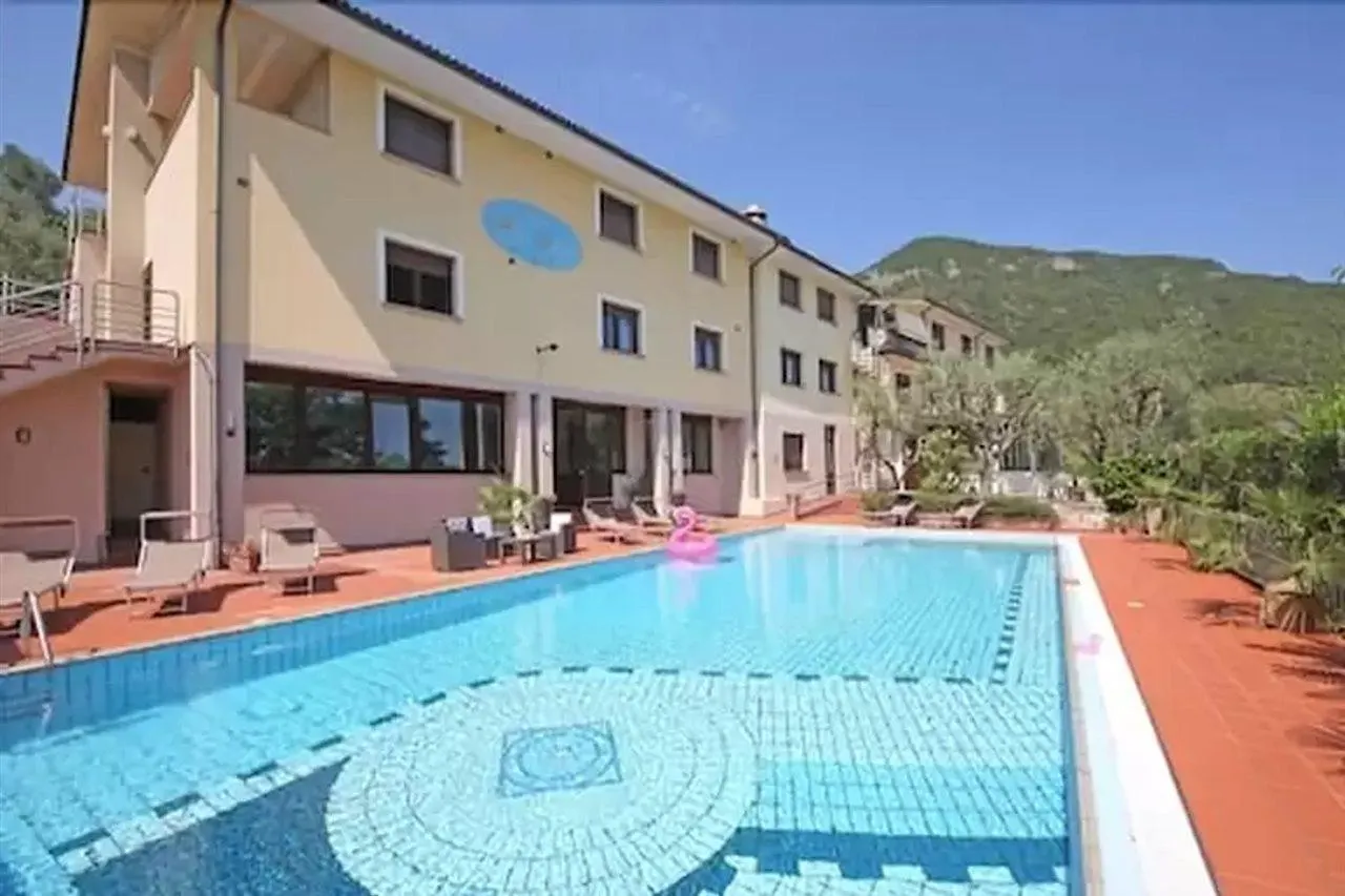 סאלו Blu Garda Hotel 3*,  איטליה